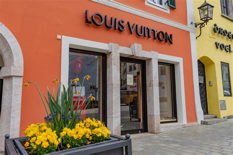 Louis Vuitton in Kitzbühel .